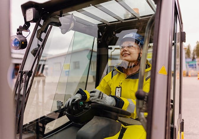 Ympäristöystävällistä työmaakalustoa osana Skanska Rentalin vastuullista kalustohankintaa