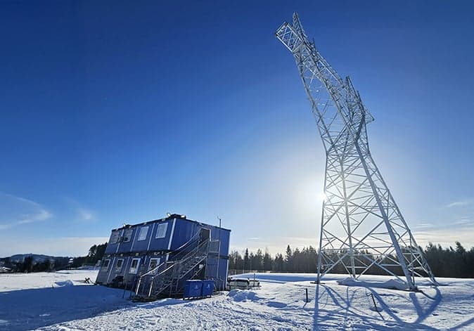Sähköasematyömaa Vaalassa, jossa Skanska Rental toimittaa ratkaisuja Enersensen projektiin